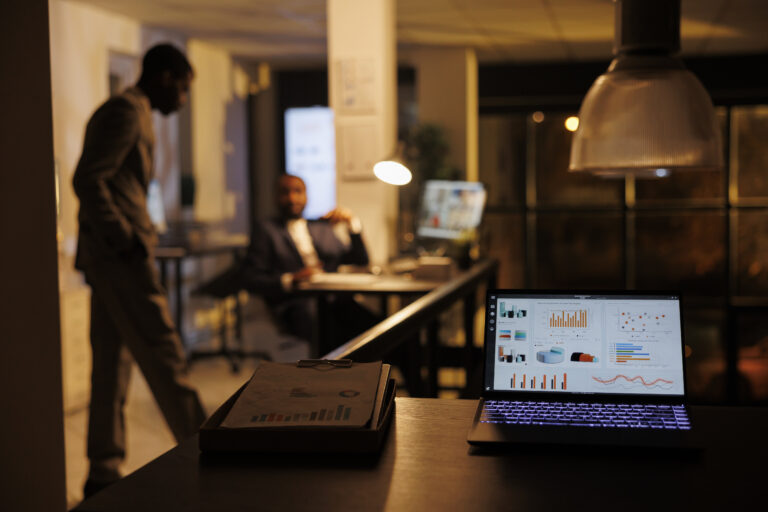 A novidade pode sim atrair olhares, mas é a narrativa bem construída que mantém a marca no coração do público